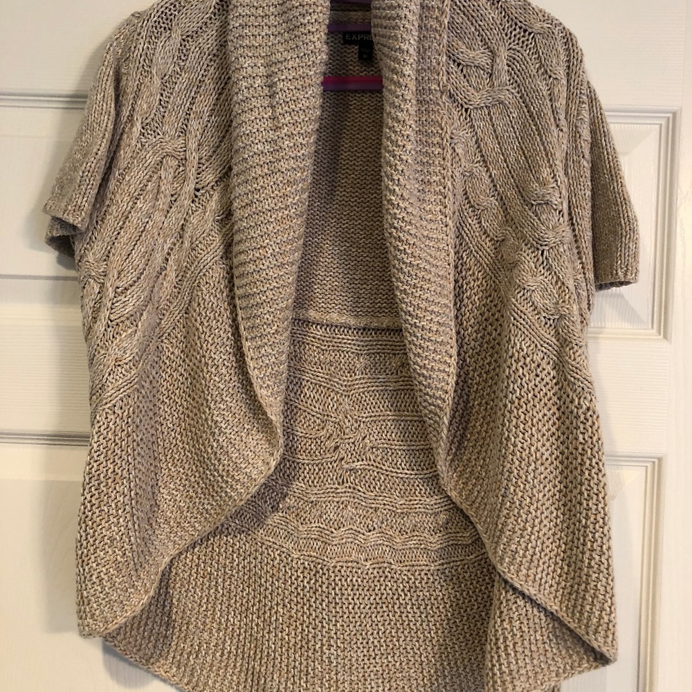 Super cute cropped sweater!